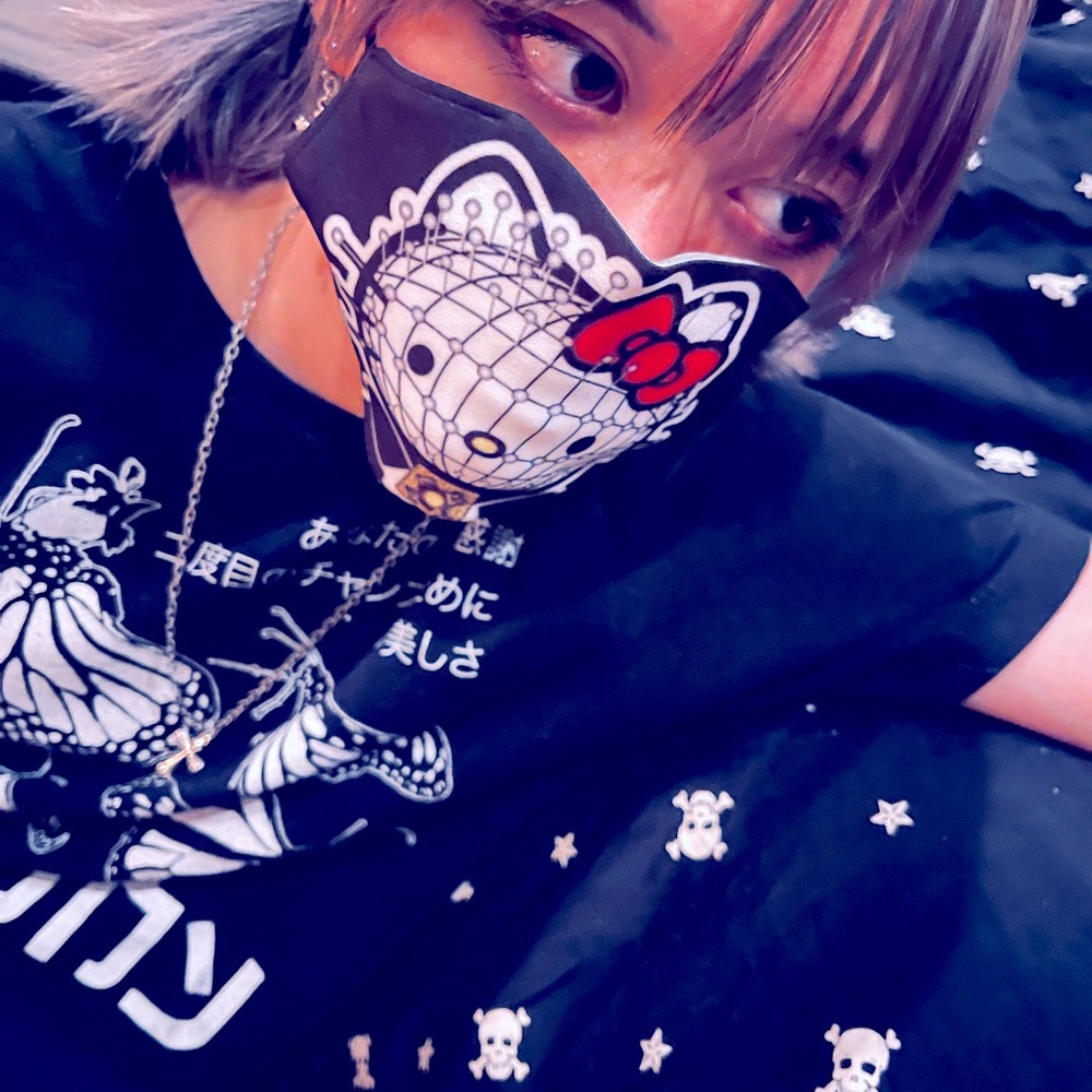 Hello Kitty Mask - Picture 2 of 4